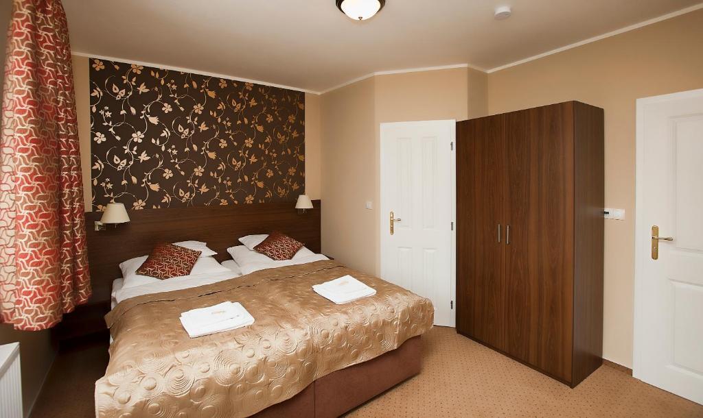 Old House Bed & Breakfast Hradec nad Moravici Phòng bức ảnh