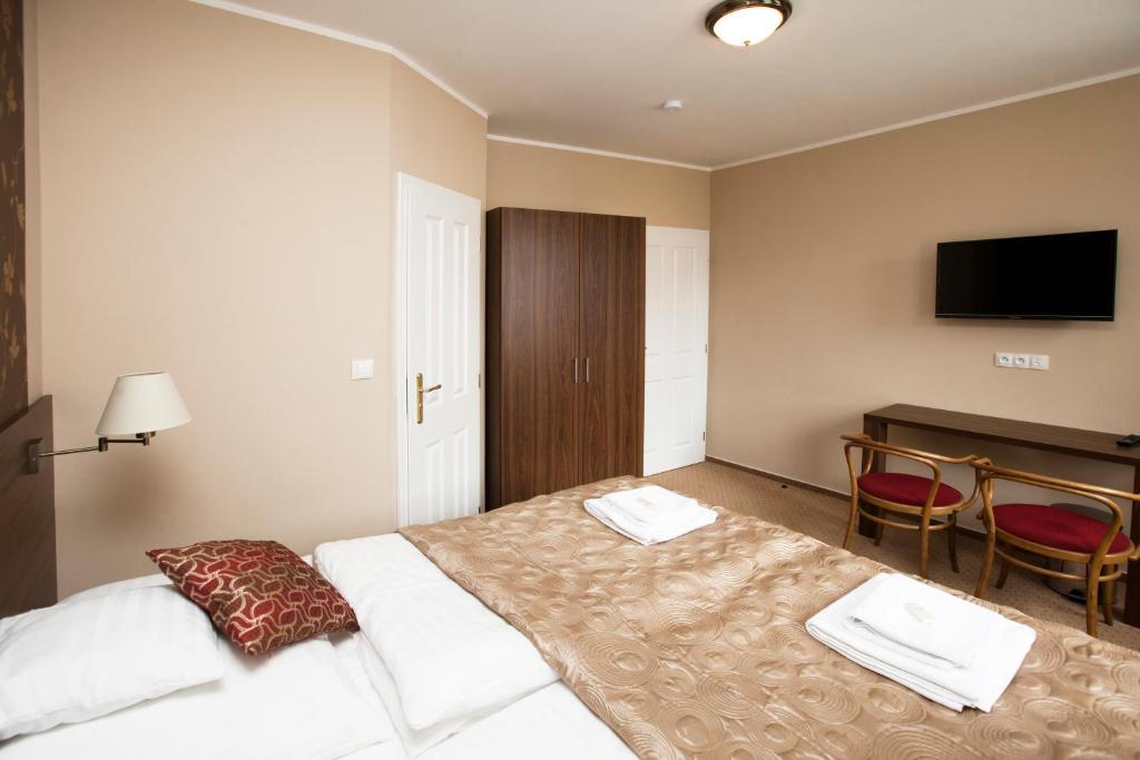 Old House Bed & Breakfast Hradec nad Moravici Phòng bức ảnh